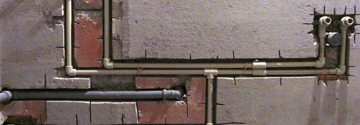 Как сделать штробление стен под трубы – теория и практика